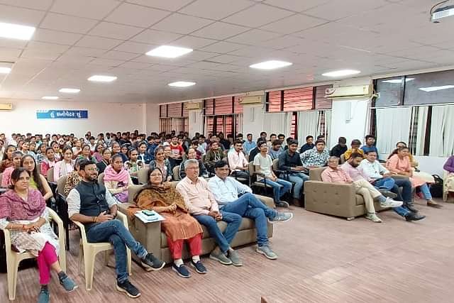 Gujarat_Arts_and_Commerce_College